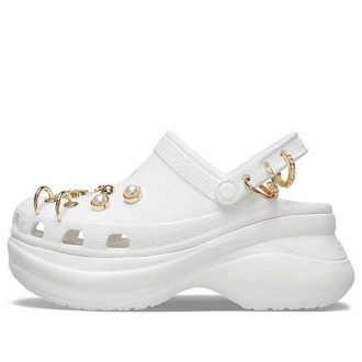 Sandálias esportivas clássicas Crocs (WMNS) Clog Outdoor, brancas, 207389-103