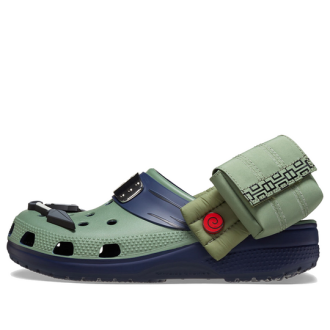 Tamanco Crocs Classic “Naruto Shippuden Kakashi” 209445-410