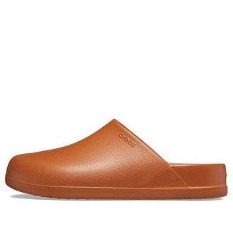 Tamanco Crocs Dylan “Cognac” 209366-21N