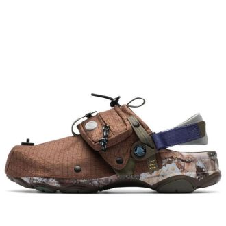 Tamanco Crocs x Bodega All-Terrain “Off The Beaten Path 2.0” 210212-200