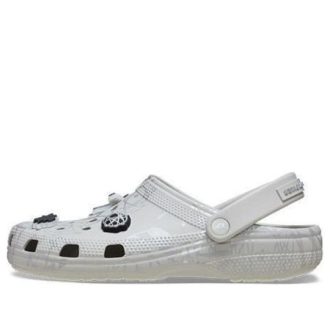 Tamanco Crocs x Futura Laboratories Classic “Branco Pérola” 209622-101